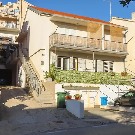Apartment Spider With Parking Sibenik