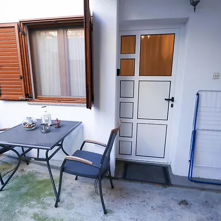 Spider With Parking Apartment Sibenik