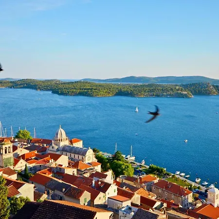 Apartment Spider With Parking Sibenik